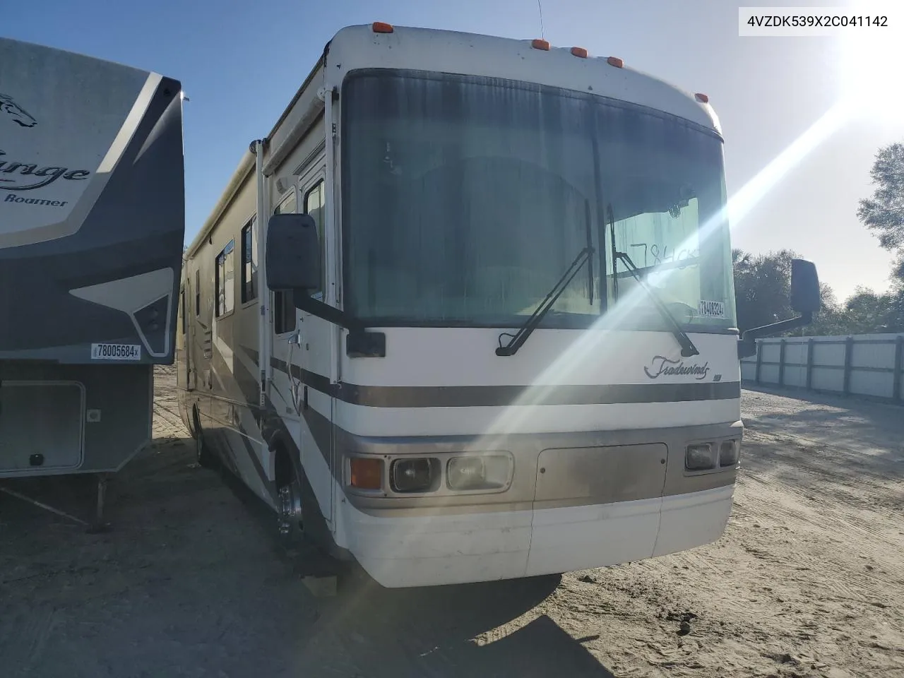 2002 Spartan Motors Motorhome 4Vz VIN: 4VZDK539X2C041142 Lot: 78408324