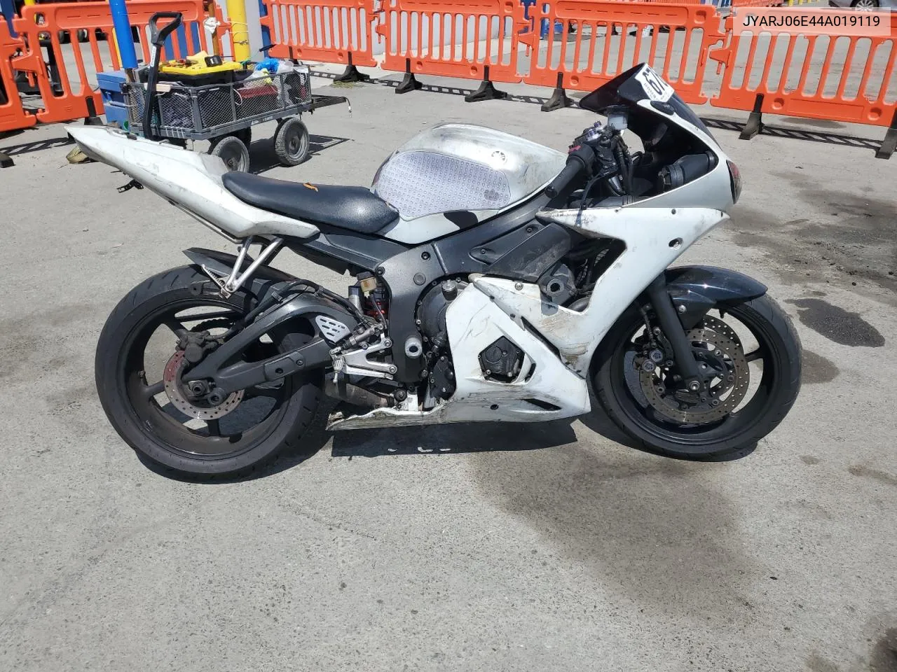 JYARJ06E44A019119 2004 Yamaha Yzfr6 L