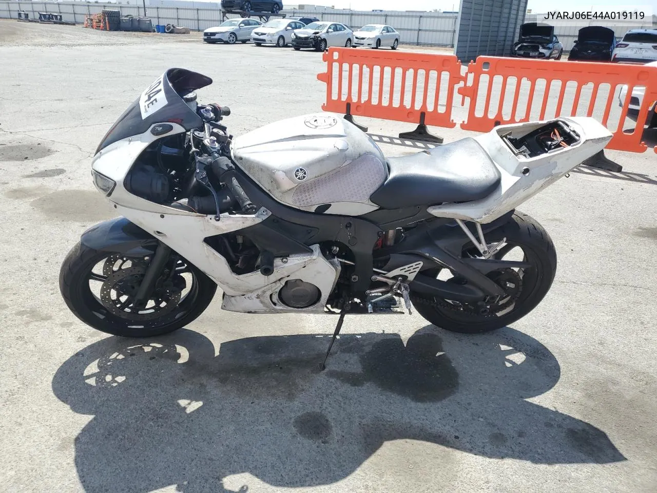 2004 Yamaha Yzfr6 L VIN: JYARJ06E44A019119 Lot: 67604404