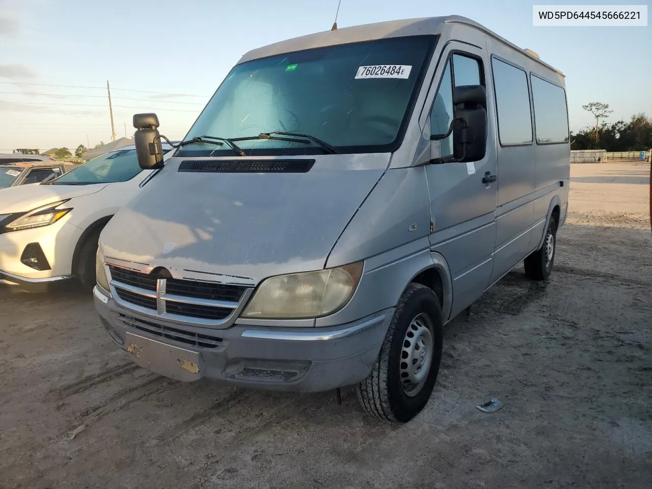 2004 Sprinter 2500 Sprinter VIN: WD5PD644545666221 Lot: 76026484