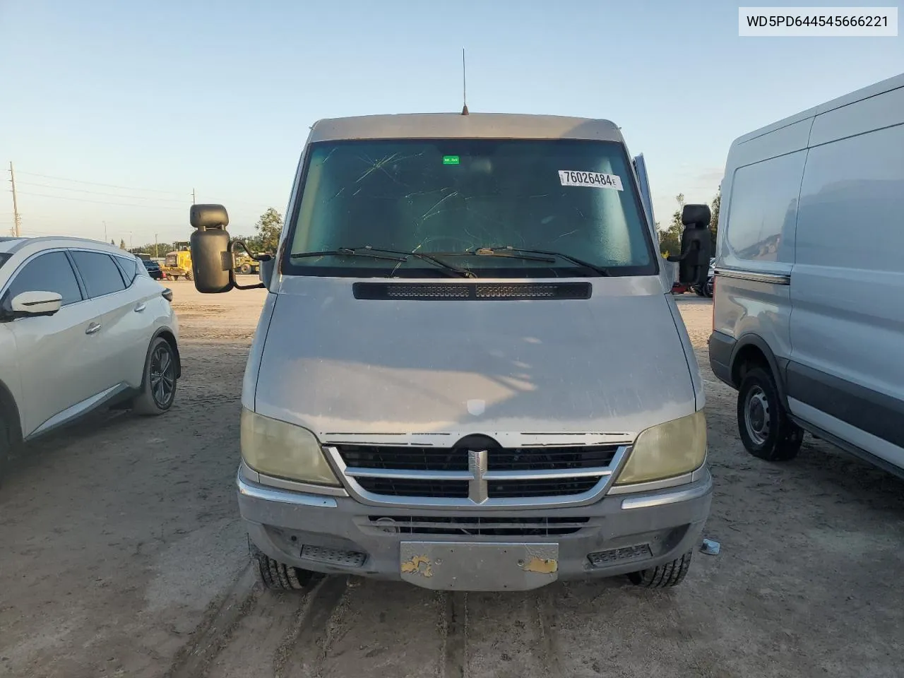 2004 Sprinter 2500 Sprinter VIN: WD5PD644545666221 Lot: 76026484