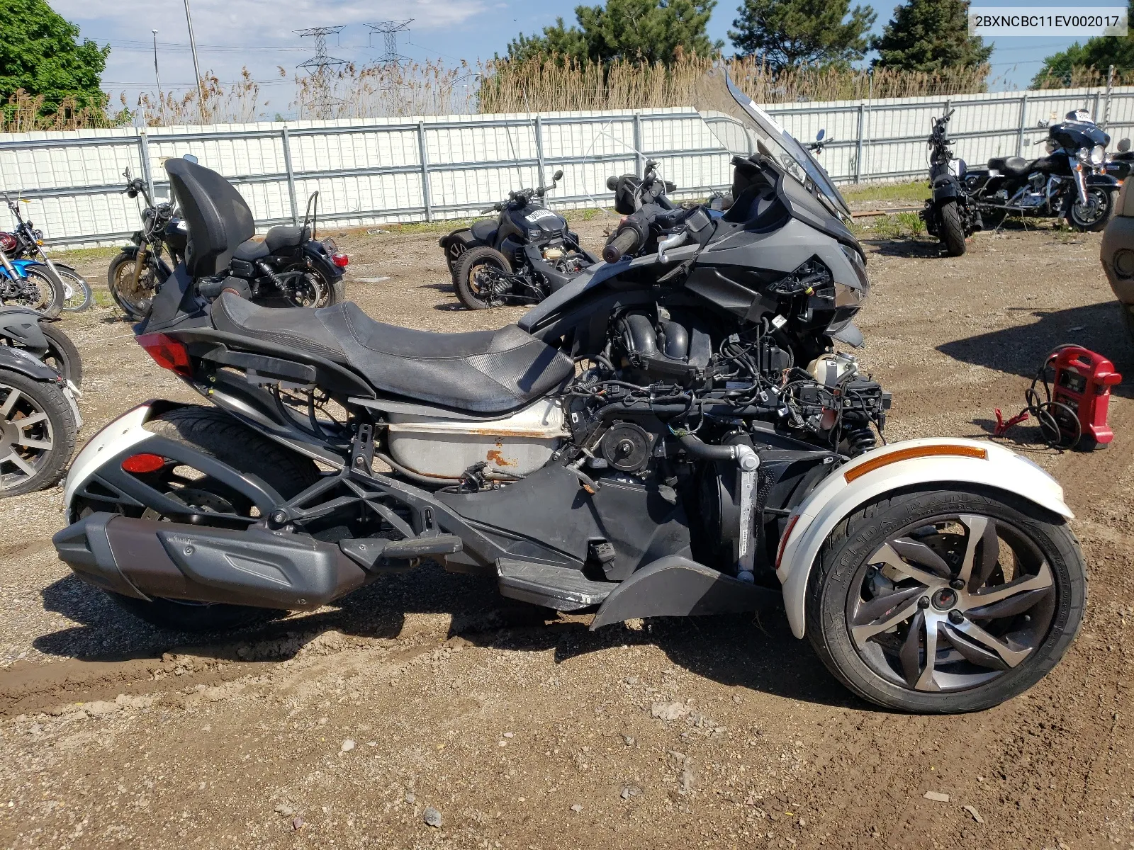 2014 Can-Am Spyder Roadster St VIN: 2BXNCBC11EV002017 Lot: 53969354