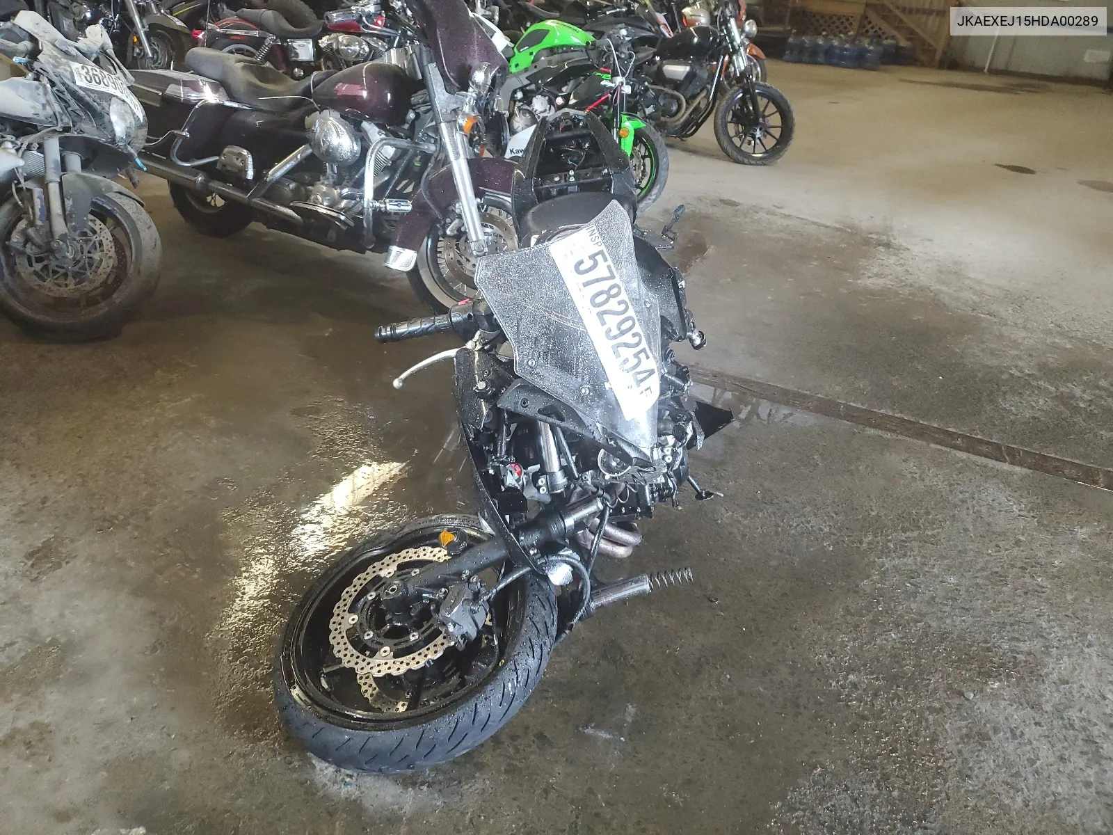 JKAEXEJ15HDA00289 2017 Kawasaki Ex650 J