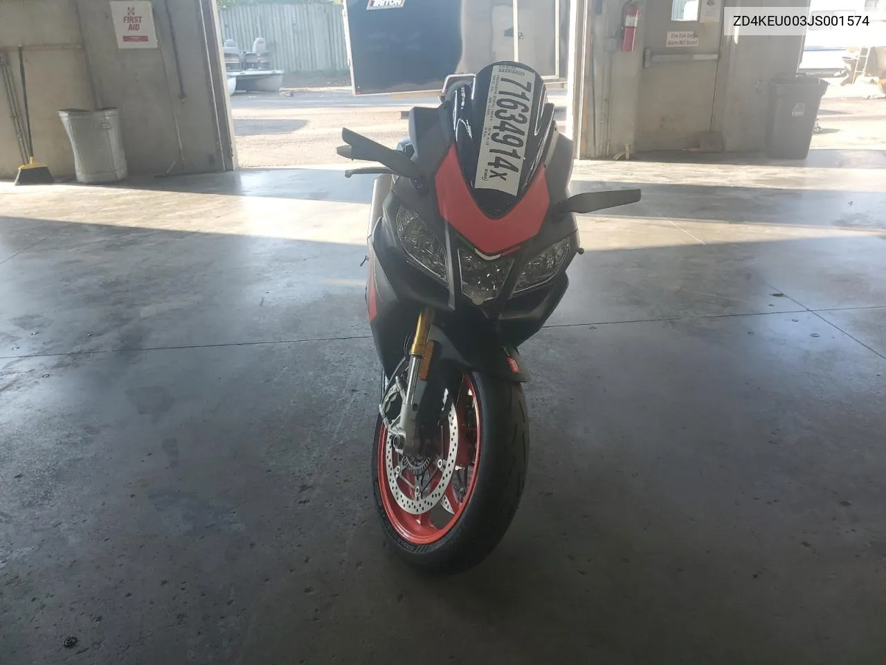 ZD4KEU003JS001574 2018 Aprilia Rsv4