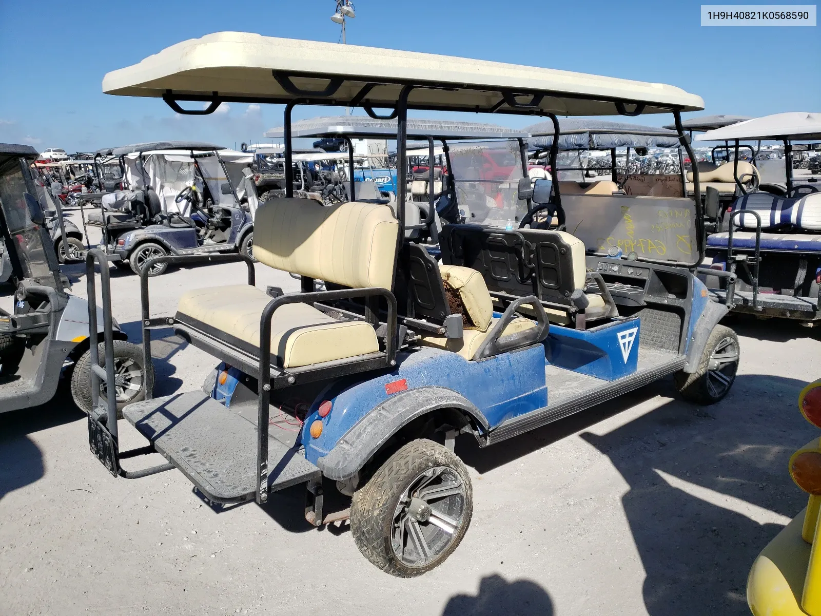 1H9H40821K0568590 2019 Redb Golfcart