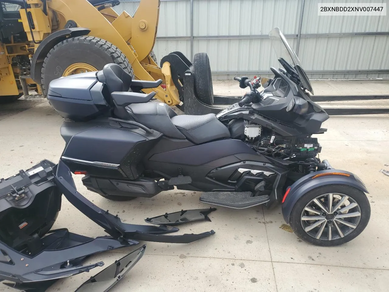 2022 Can-Am Spyder Roadster Rt VIN: 2BXNBDD2XNV007447 Lot: 69077774