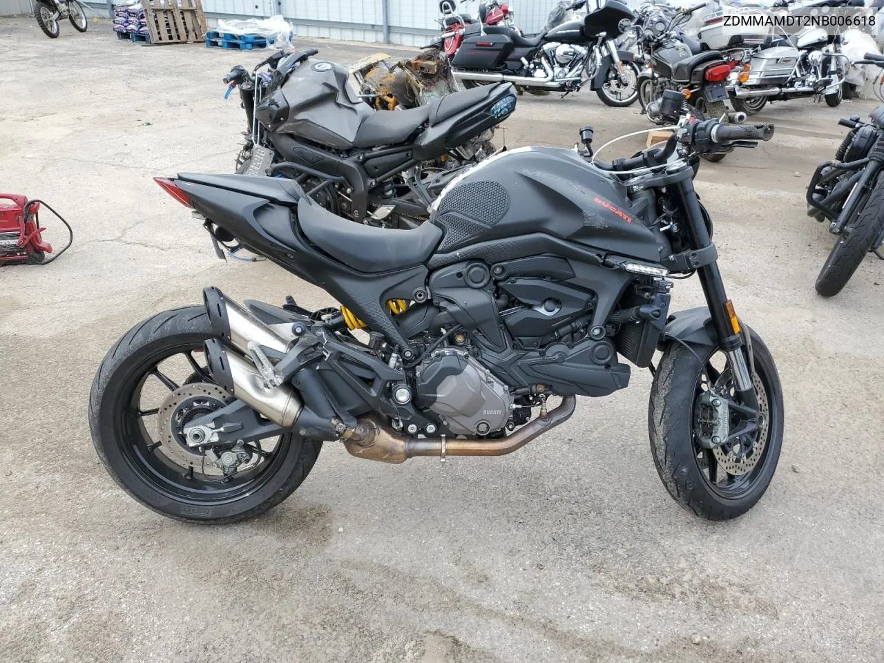 2022 Ducati Monster VIN: ZDMMAMDT2NB006618 Lot: 72928514