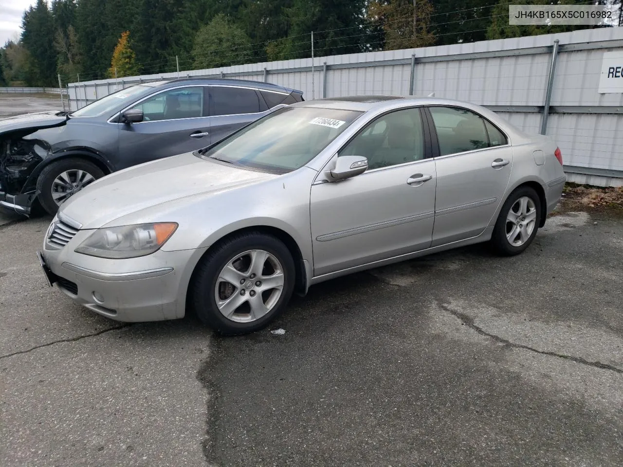 2005 Acura Rl VIN: JH4KB165X5C016982 Lot: 77260434