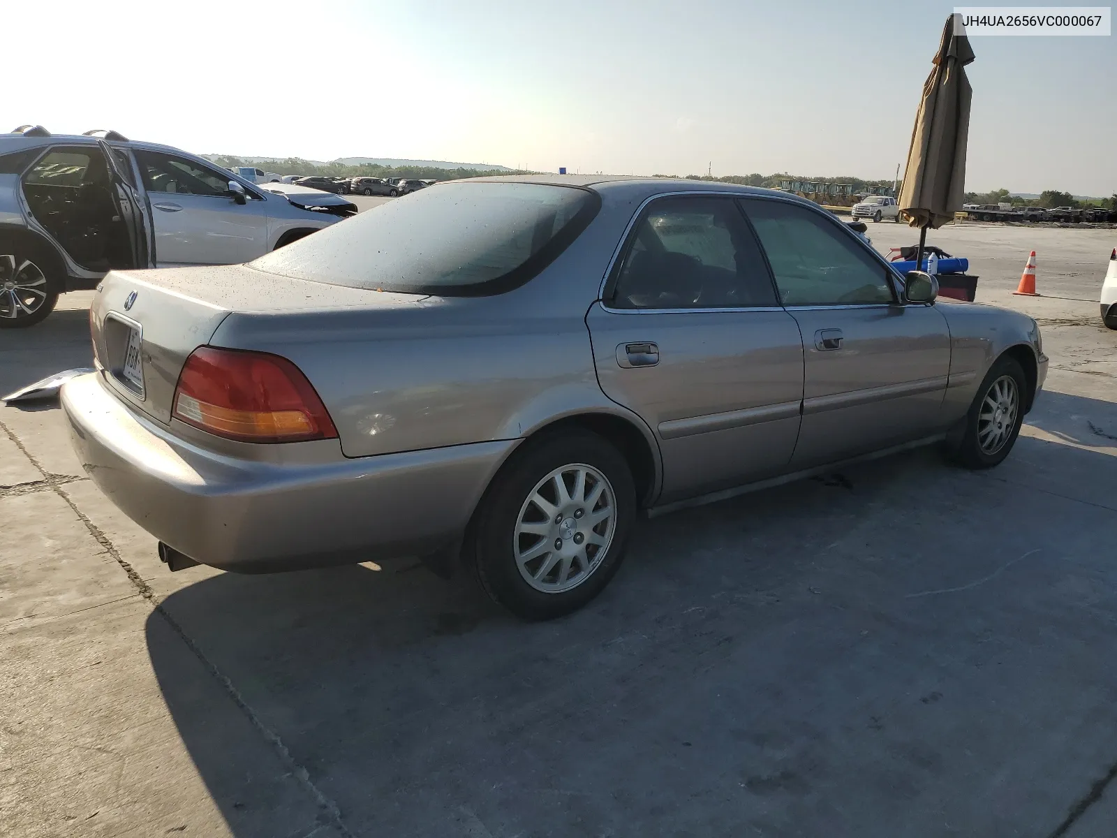 1997 Acura 2.5Tl VIN: JH4UA2656VC000067 Lot: 68145874