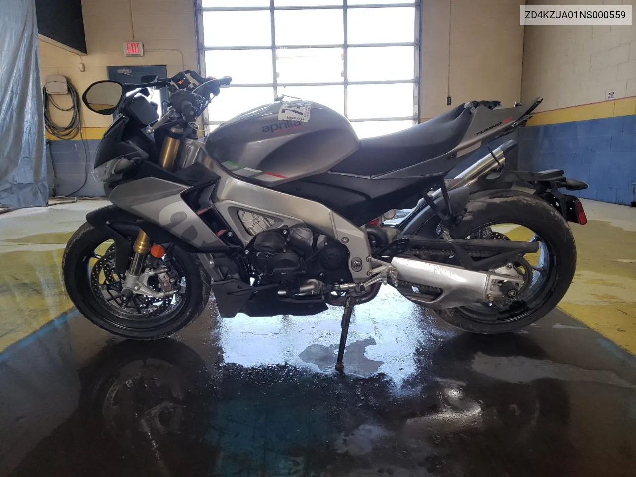 2022 Aprilia Tuono V4 1100 VIN: ZD4KZUA01NS000559 Lot: 74838924