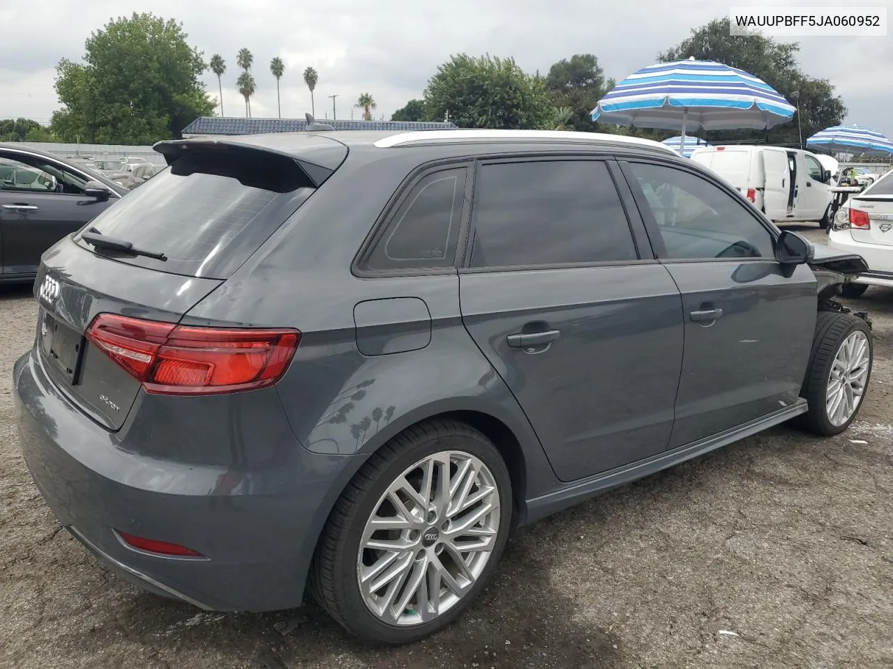 WAUUPBFF5JA060952 2018 Audi A3 E-Tron Premium