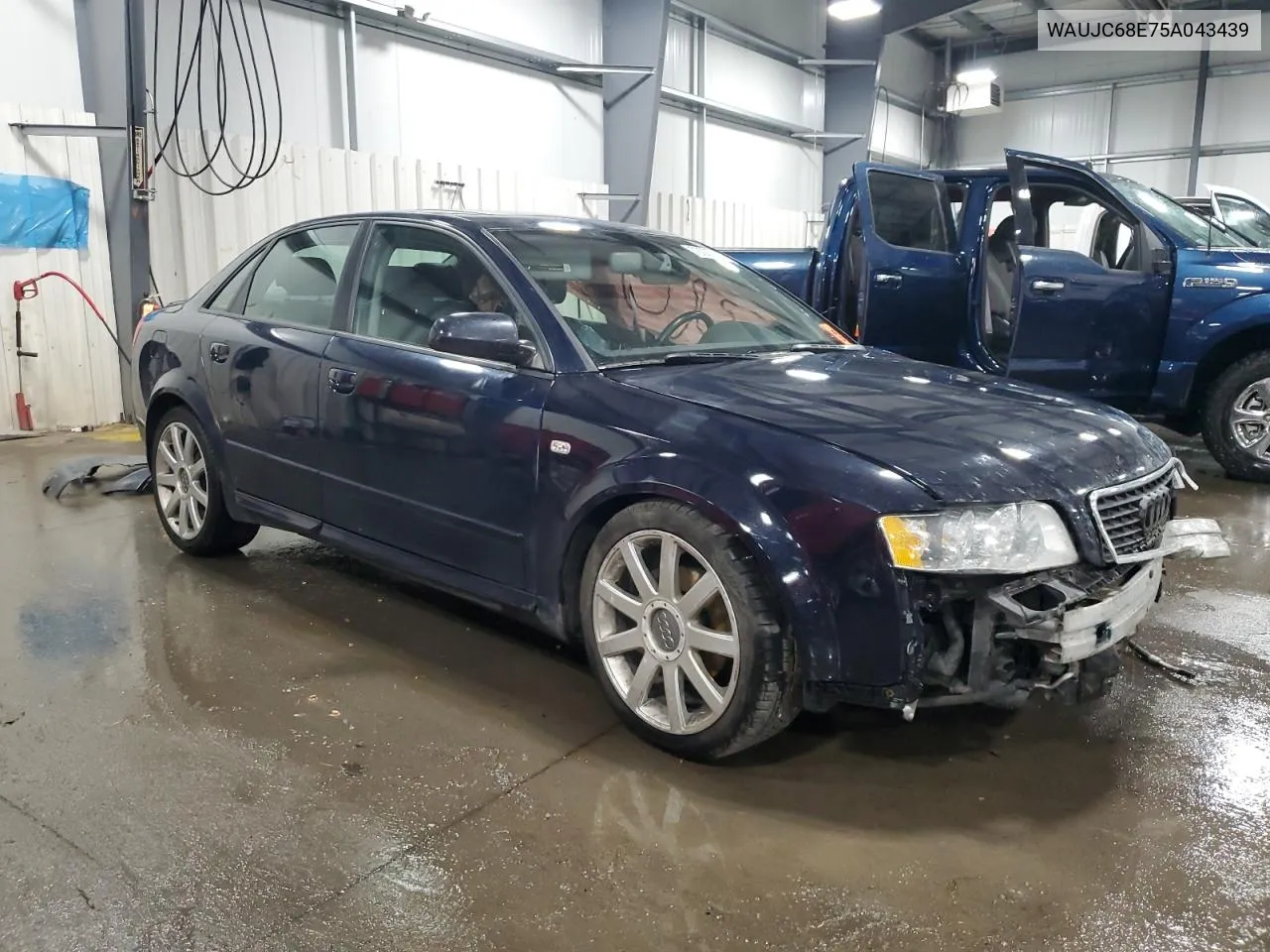 2005 Audi A4 1.8T VIN: WAUJC68E75A043439 Lot: 72220904