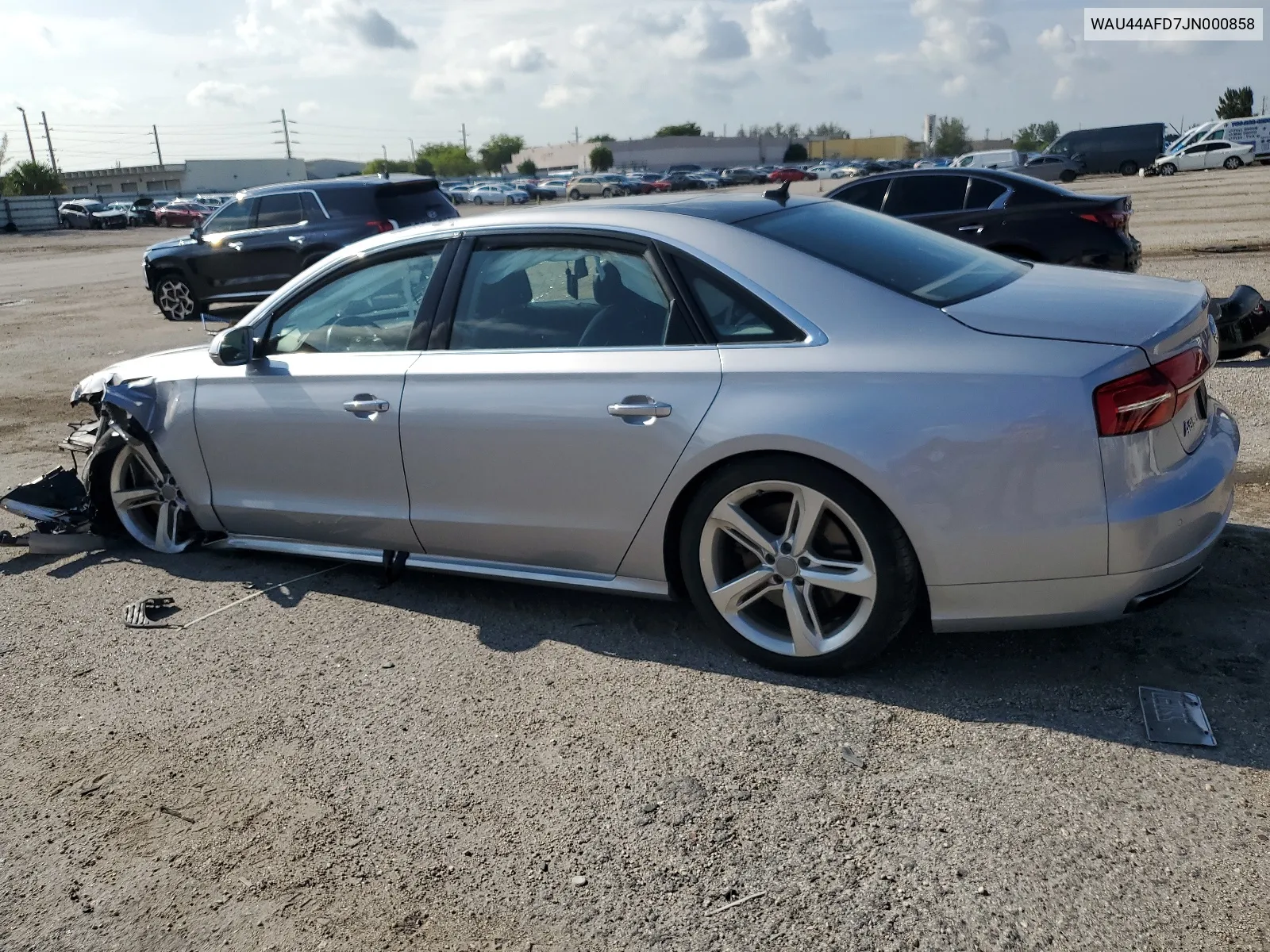 WAU44AFD7JN000858 2018 Audi A8 L Quattro