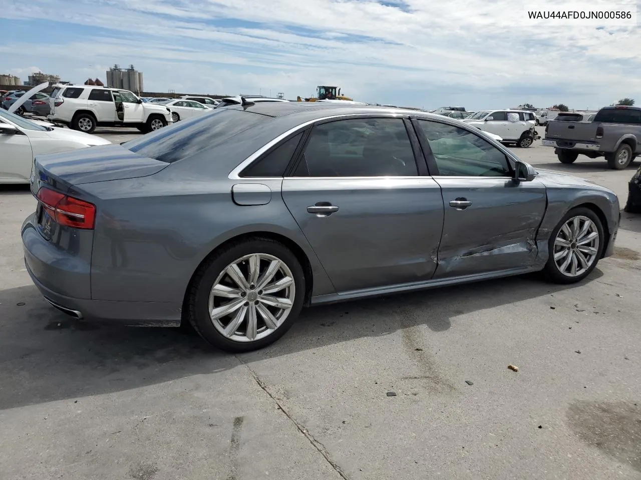 WAU44AFD0JN000586 2018 Audi A8 L Quattro