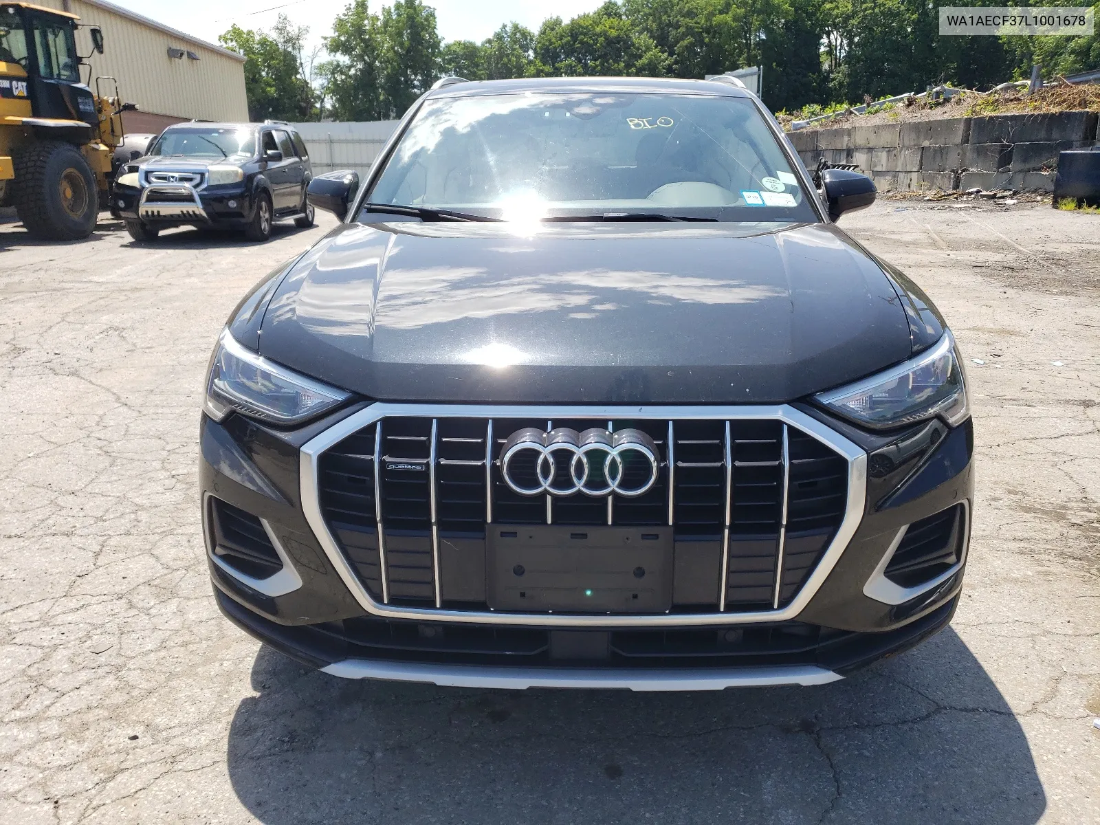 WA1AECF37L1001678 2020 Audi Q3 Premium