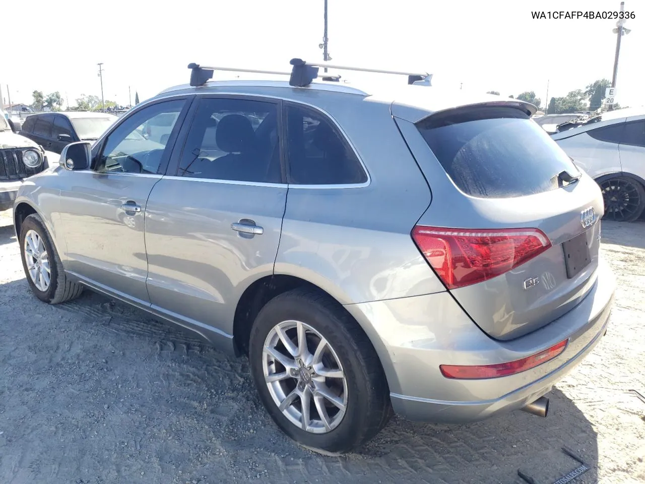 WA1CFAFP4BA029336 2011 Audi Q5 Premium