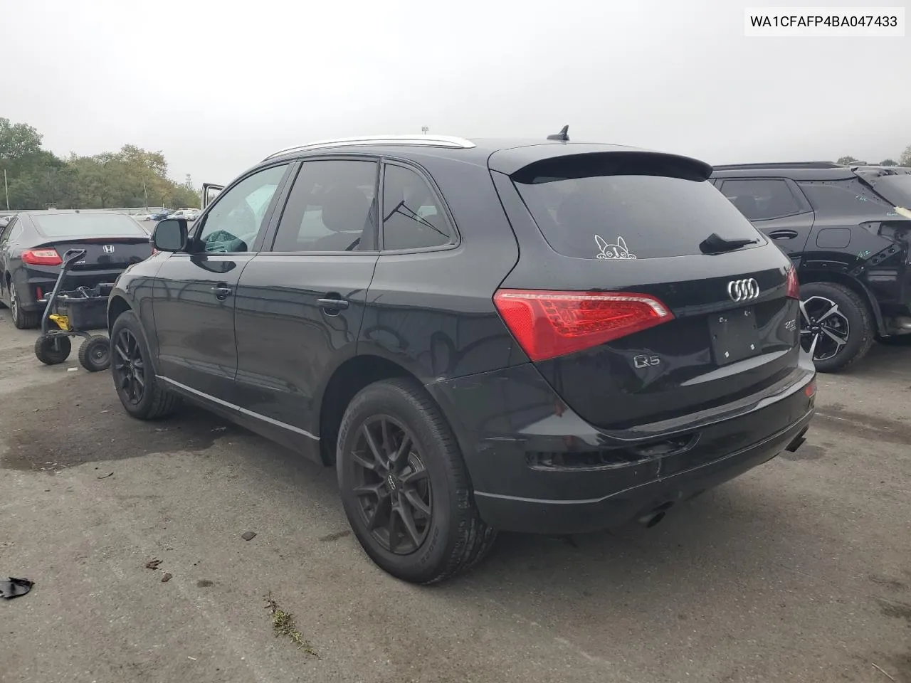 WA1CFAFP4BA047433 2011 Audi Q5 Premium