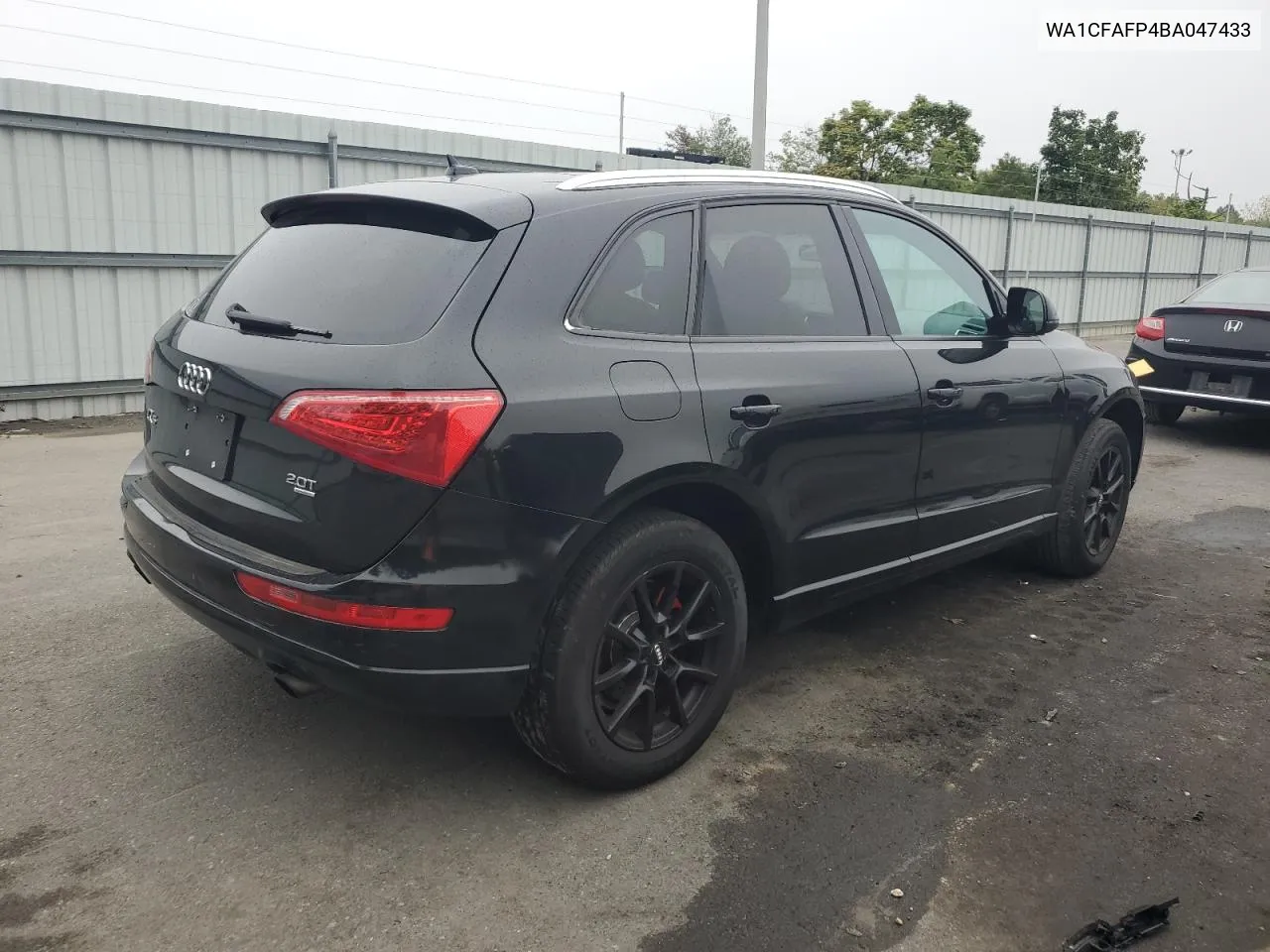 WA1CFAFP4BA047433 2011 Audi Q5 Premium