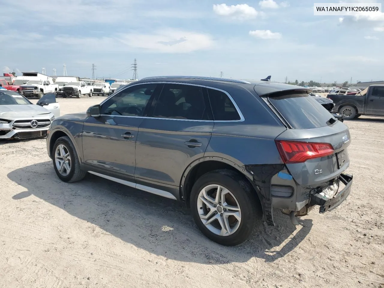 WA1ANAFY1K2065059 2019 Audi Q5 Premium