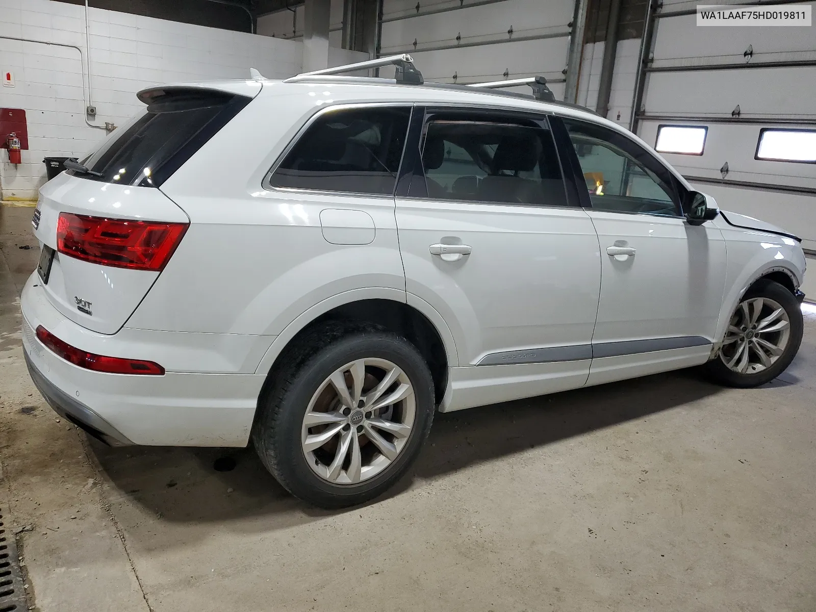 2017 Audi Q7 Premium Plus VIN: WA1LAAF75HD019811 Lot: 65913614