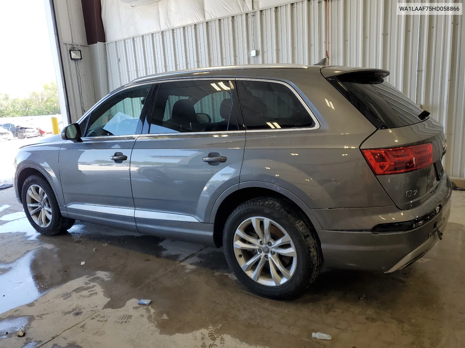 WA1LAAF75HD058866 2017 Audi Q7 Premium Plus