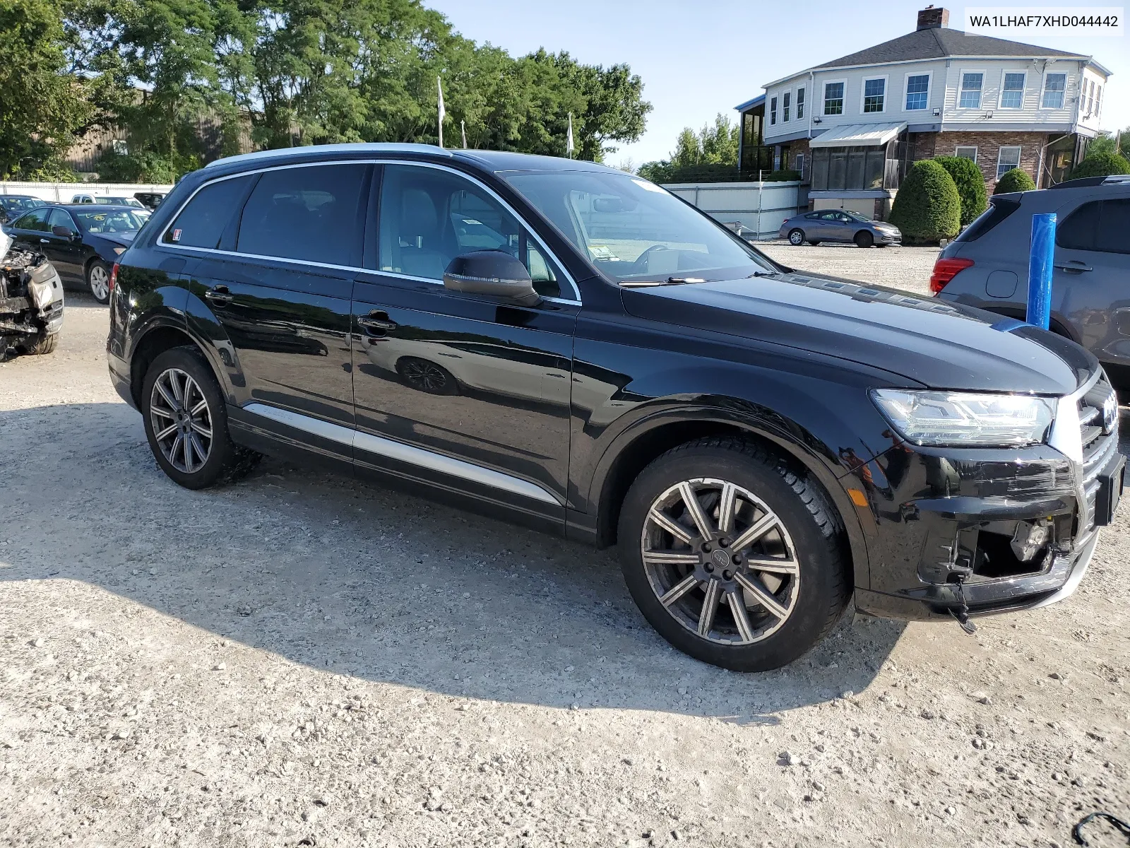 WA1LHAF7XHD044442 2017 Audi Q7 Premium Plus