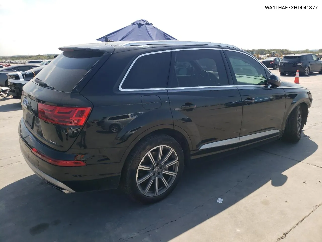 2017 Audi Q7 Premium Plus VIN: WA1LHAF7XHD041377 Lot: 72217374