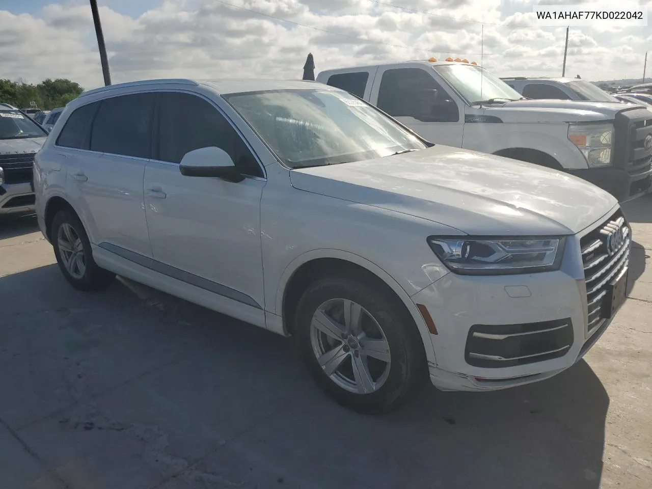 WA1AHAF77KD022042 2019 Audi Q7 Premium