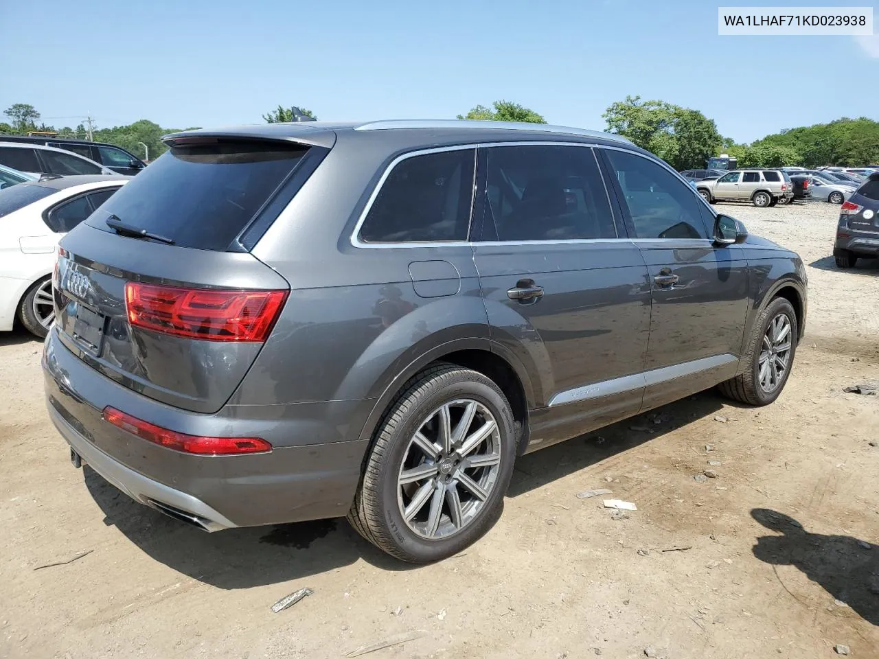 WA1LHAF71KD023938 2019 Audi Q7 Premium Plus