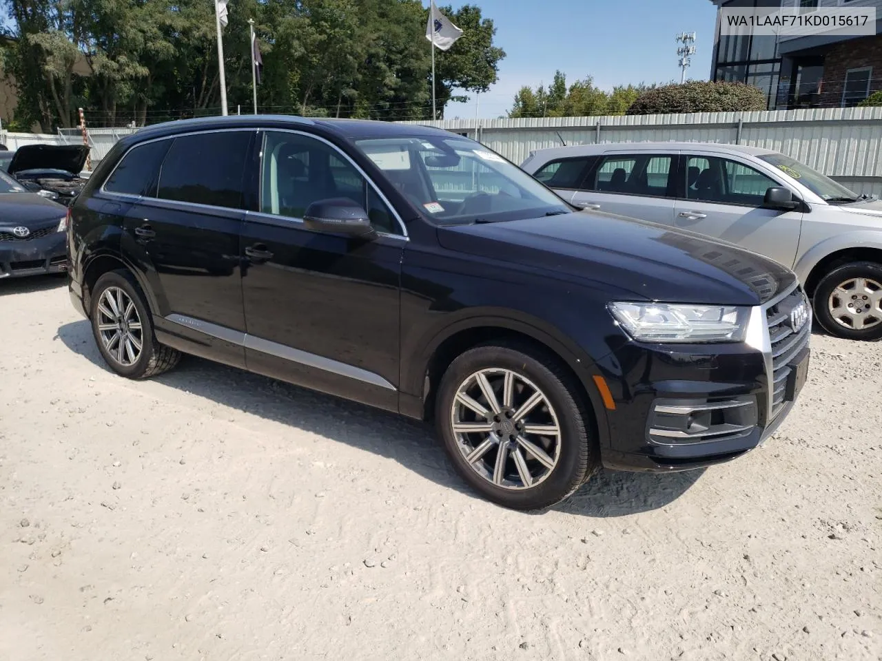 WA1LAAF71KD015617 2019 Audi Q7 Premium Plus