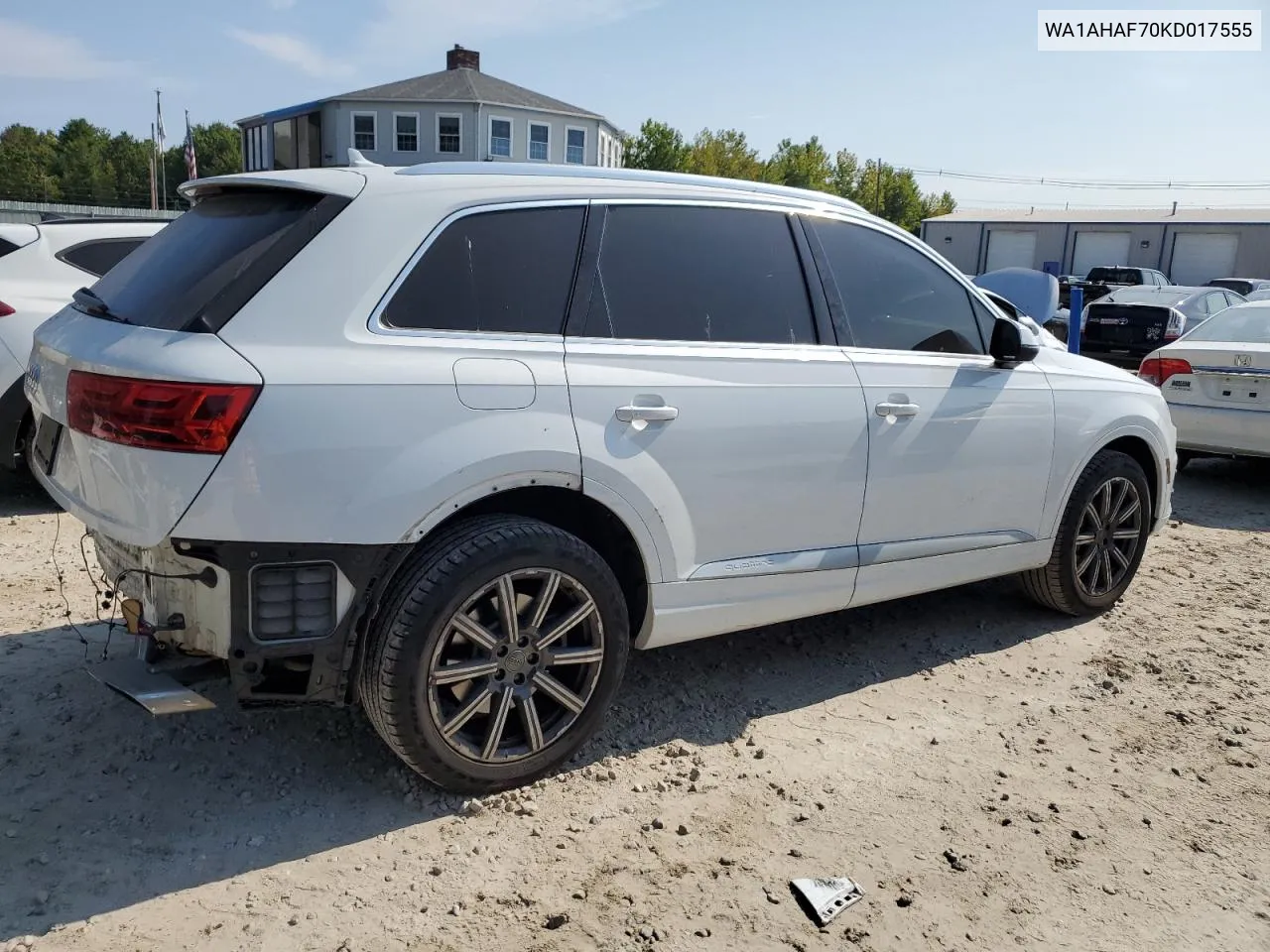 WA1AHAF70KD017555 2019 Audi Q7 Premium