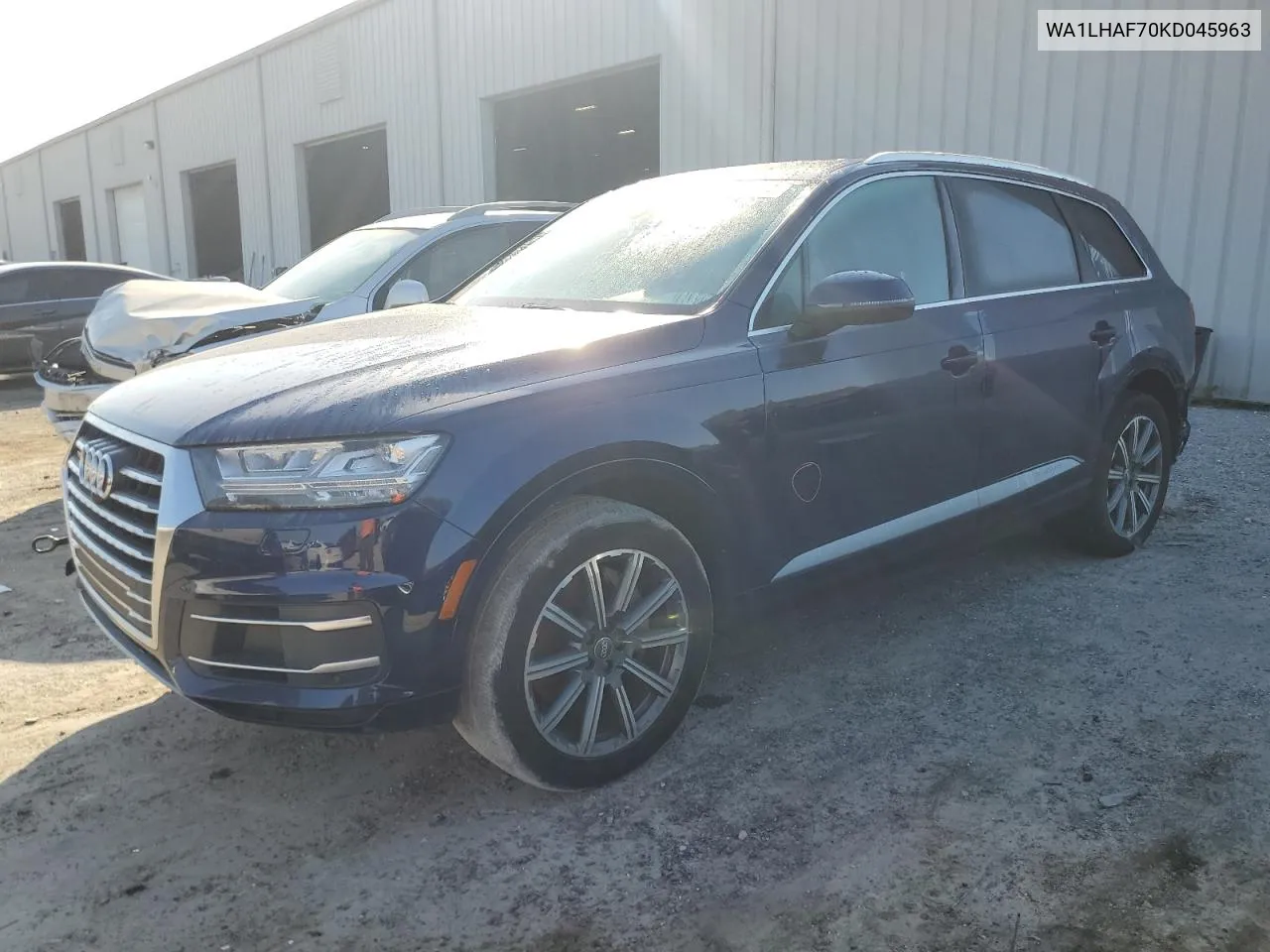 WA1LHAF70KD045963 2019 Audi Q7 Premium Plus