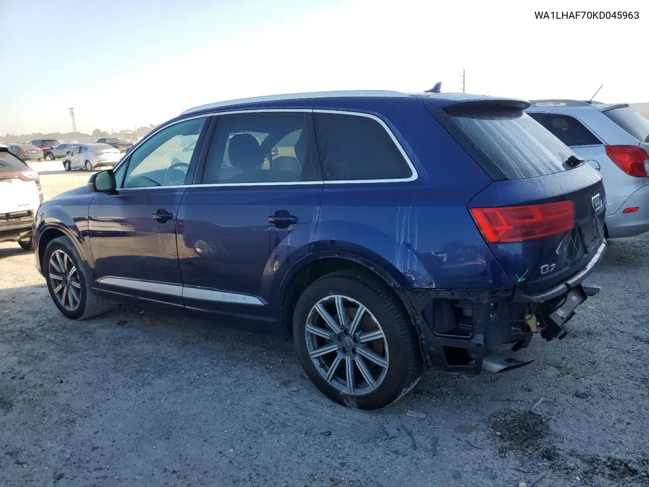 WA1LHAF70KD045963 2019 Audi Q7 Premium Plus