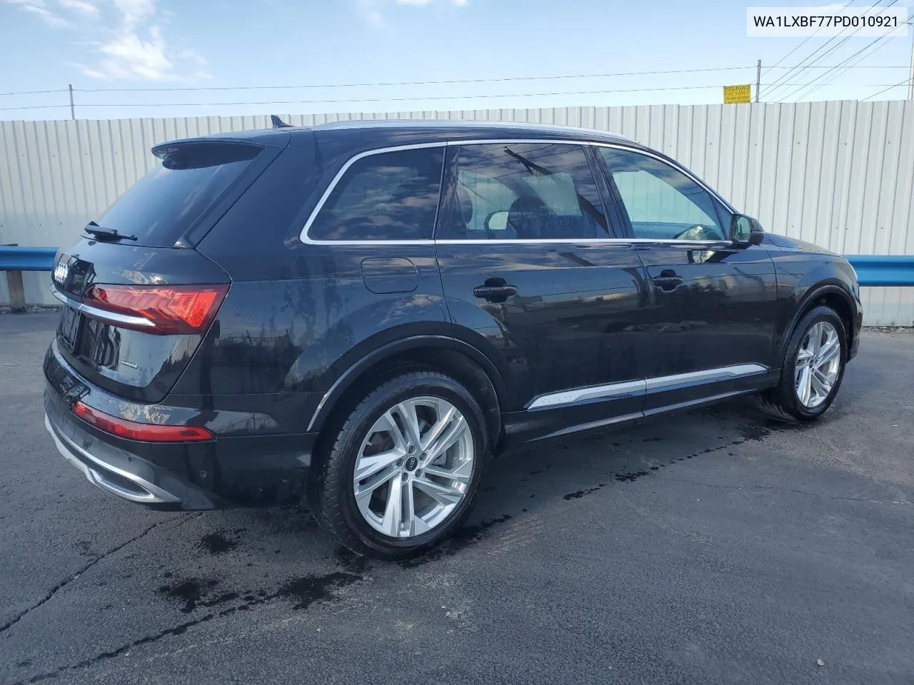 WA1LXBF77PD010921 2023 Audi Q7 Premium Plus