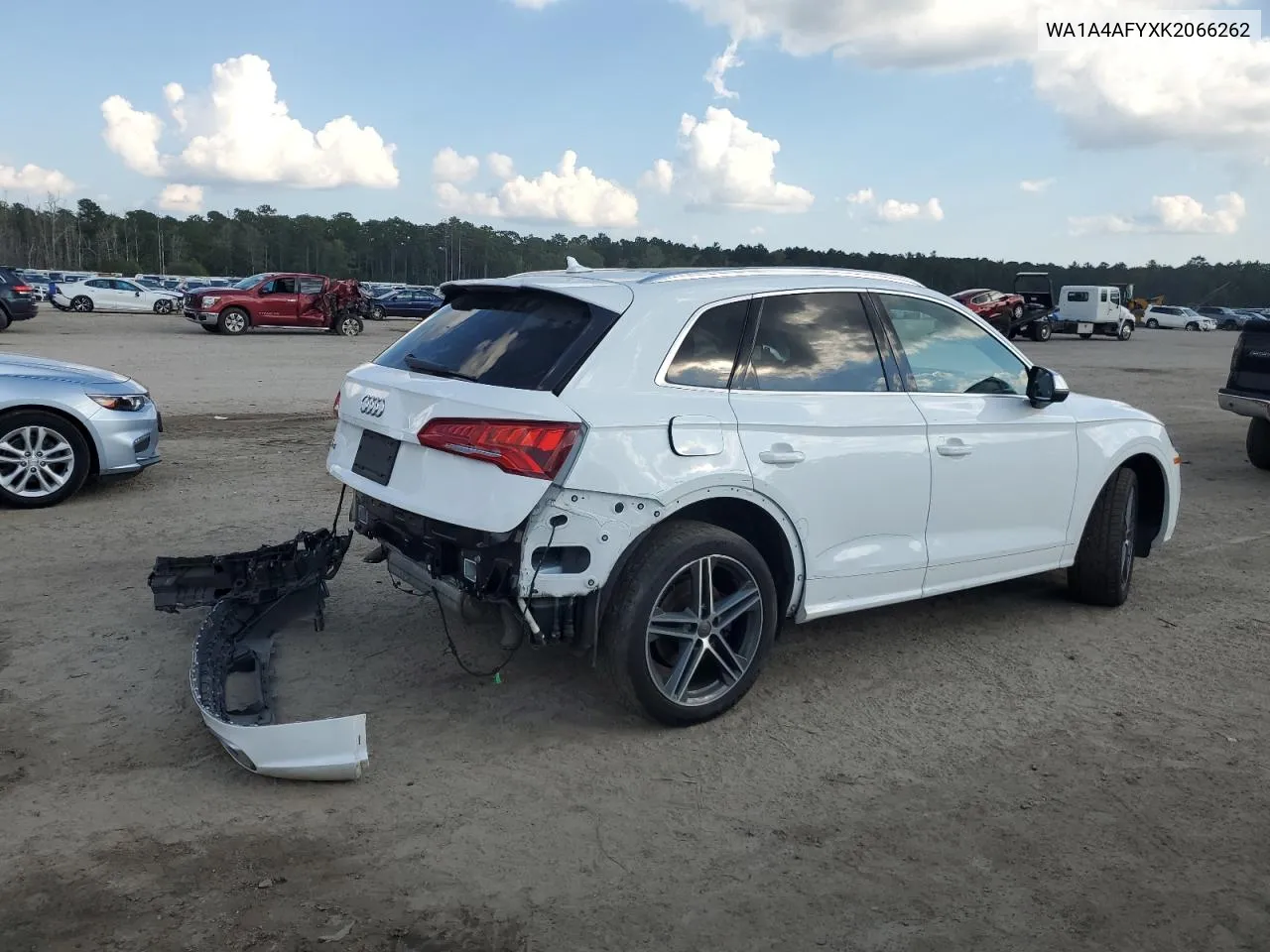 WA1A4AFYXK2066262 2019 Audi Sq5 Premium