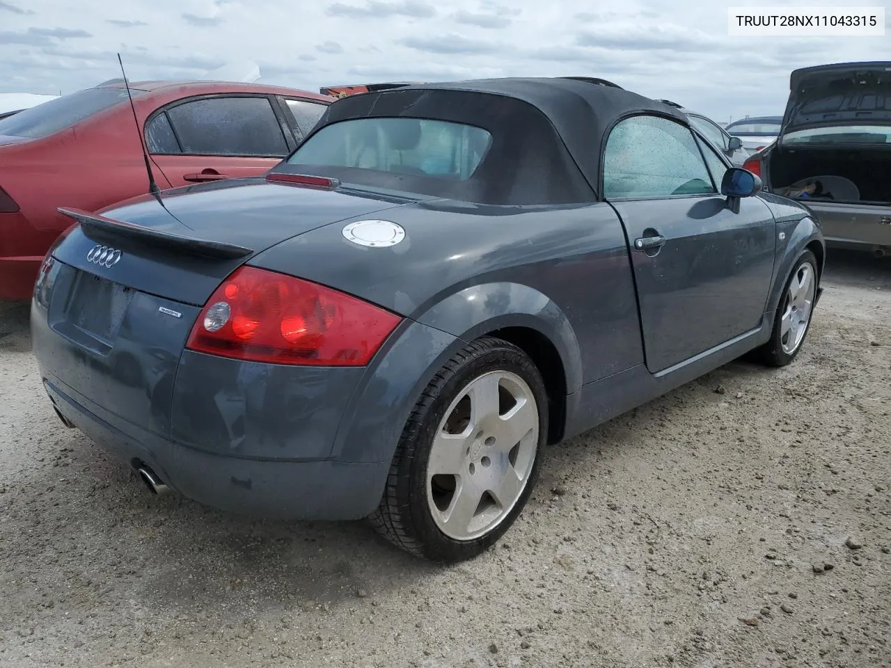 TRUUT28NX11043315 2001 Audi Tt Quattro