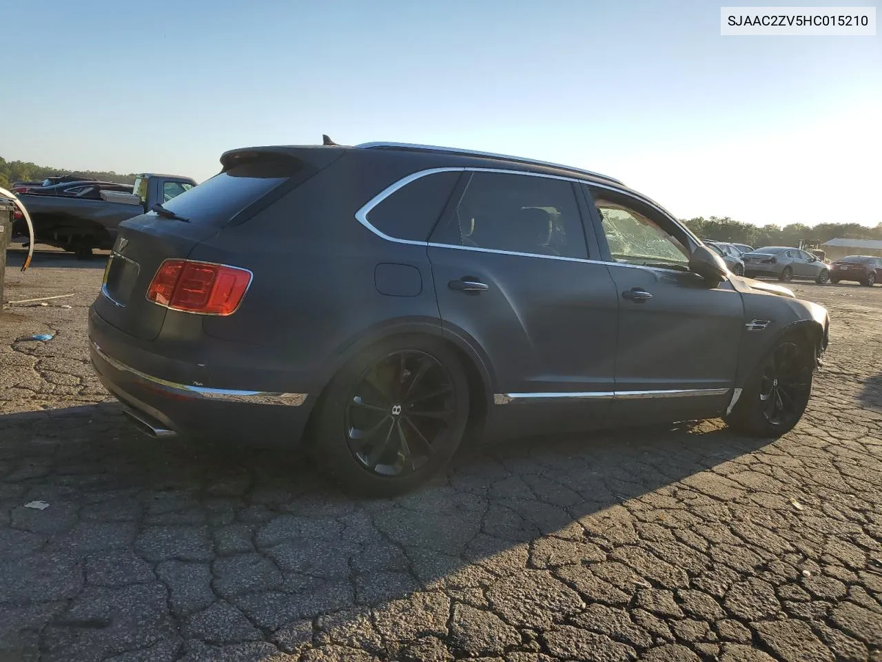 SJAAC2ZV5HC015210 2017 Bentley Bentayga