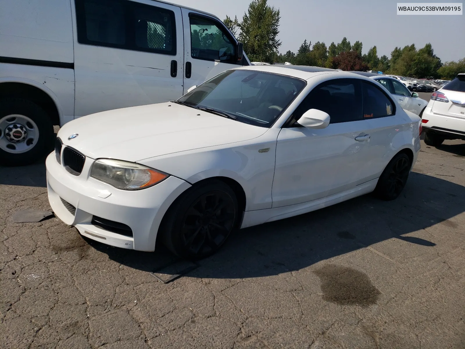 WBAUC9C53BVM09195 2011 BMW 135 I