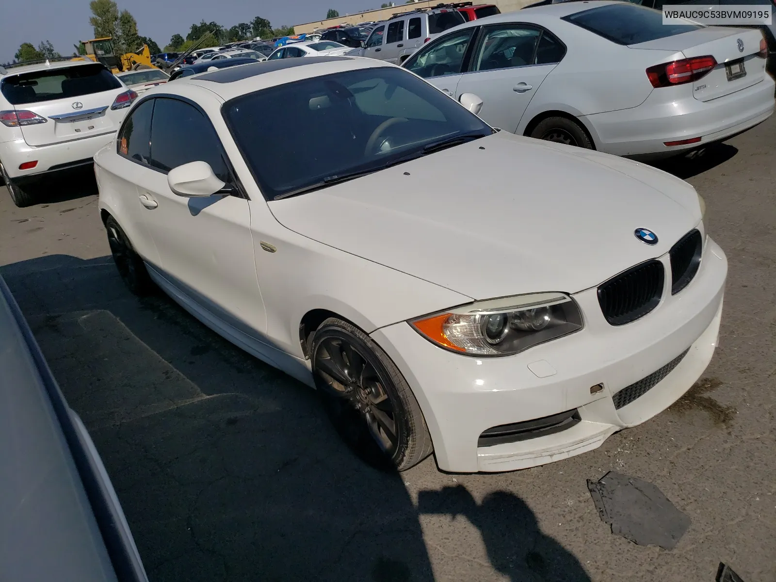 WBAUC9C53BVM09195 2011 BMW 135 I