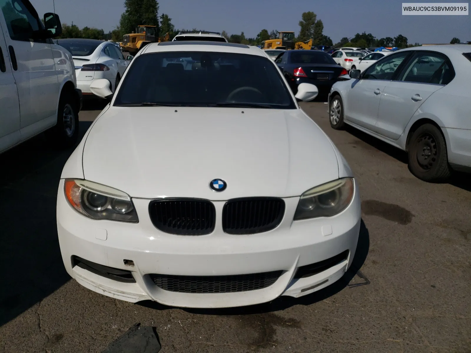 WBAUC9C53BVM09195 2011 BMW 135 I