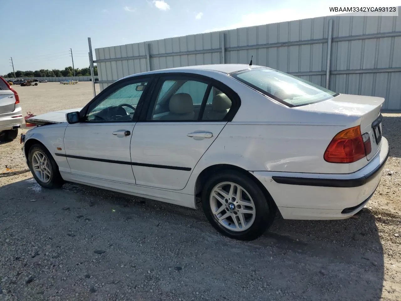 2000 BMW 323 I VIN: WBAAM3342YCA93123 Lot: 65335654