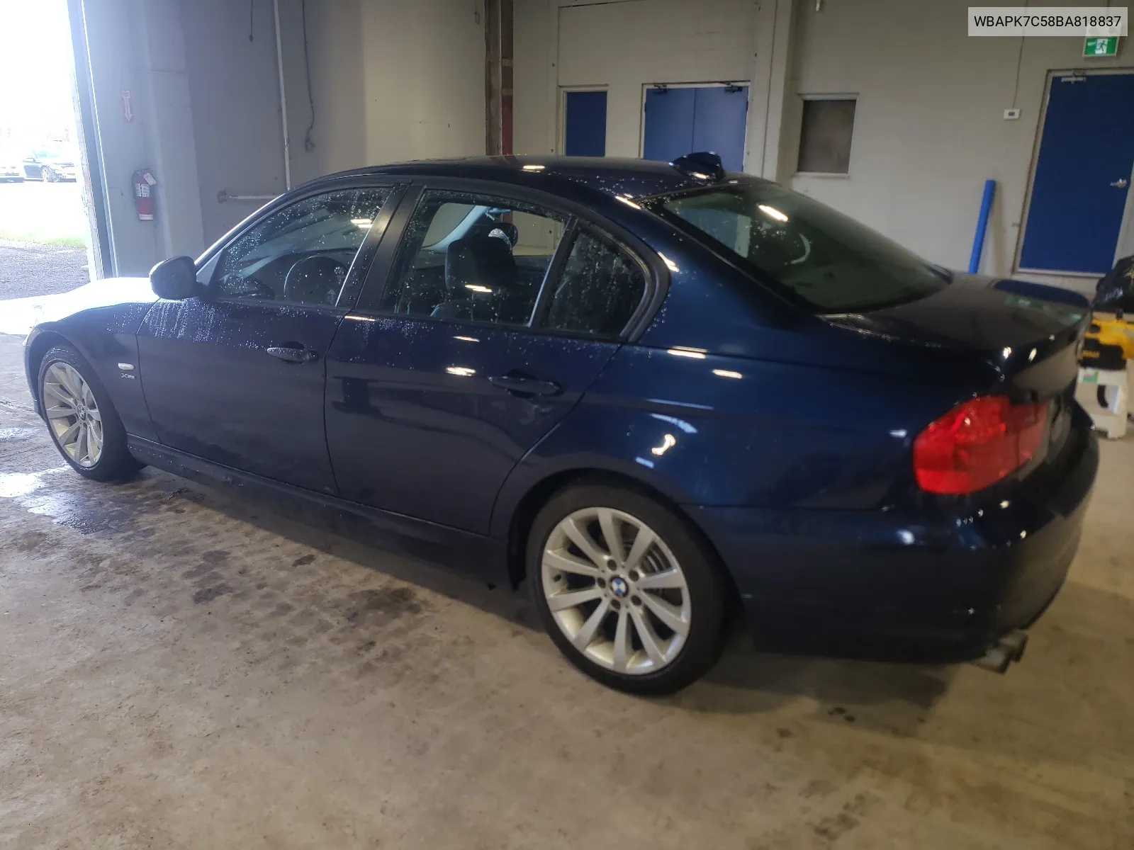 WBAPK7C58BA818837 2011 BMW 328 Xi