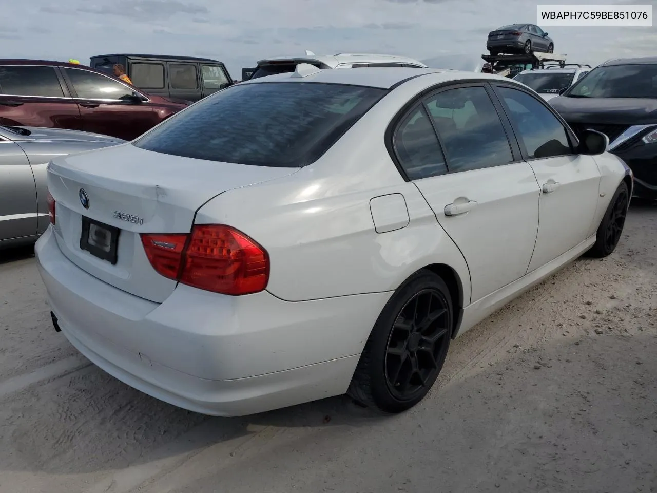 WBAPH7C59BE851076 2011 BMW 328 I