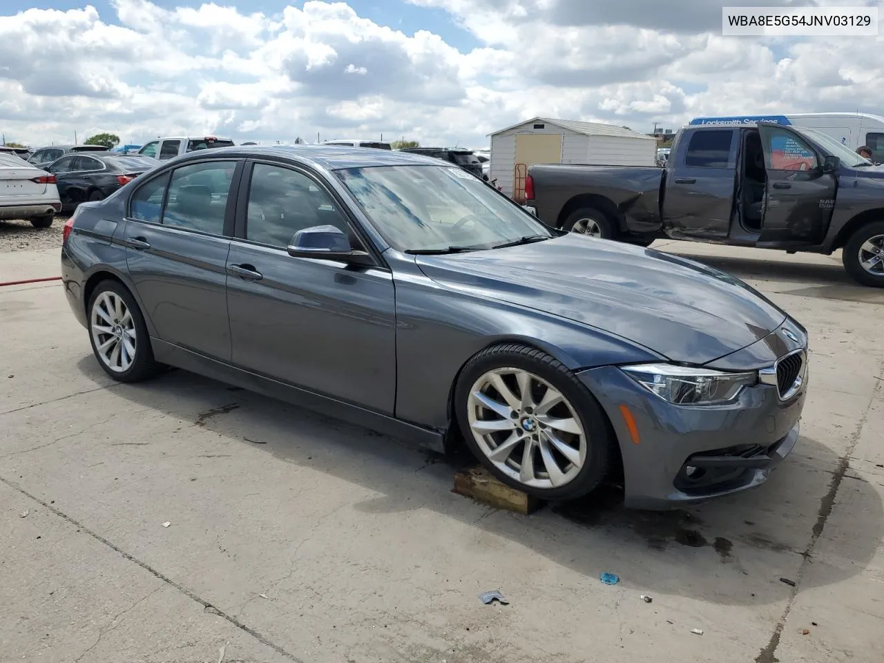 WBA8E5G54JNV03129 2018 BMW 320 Xi