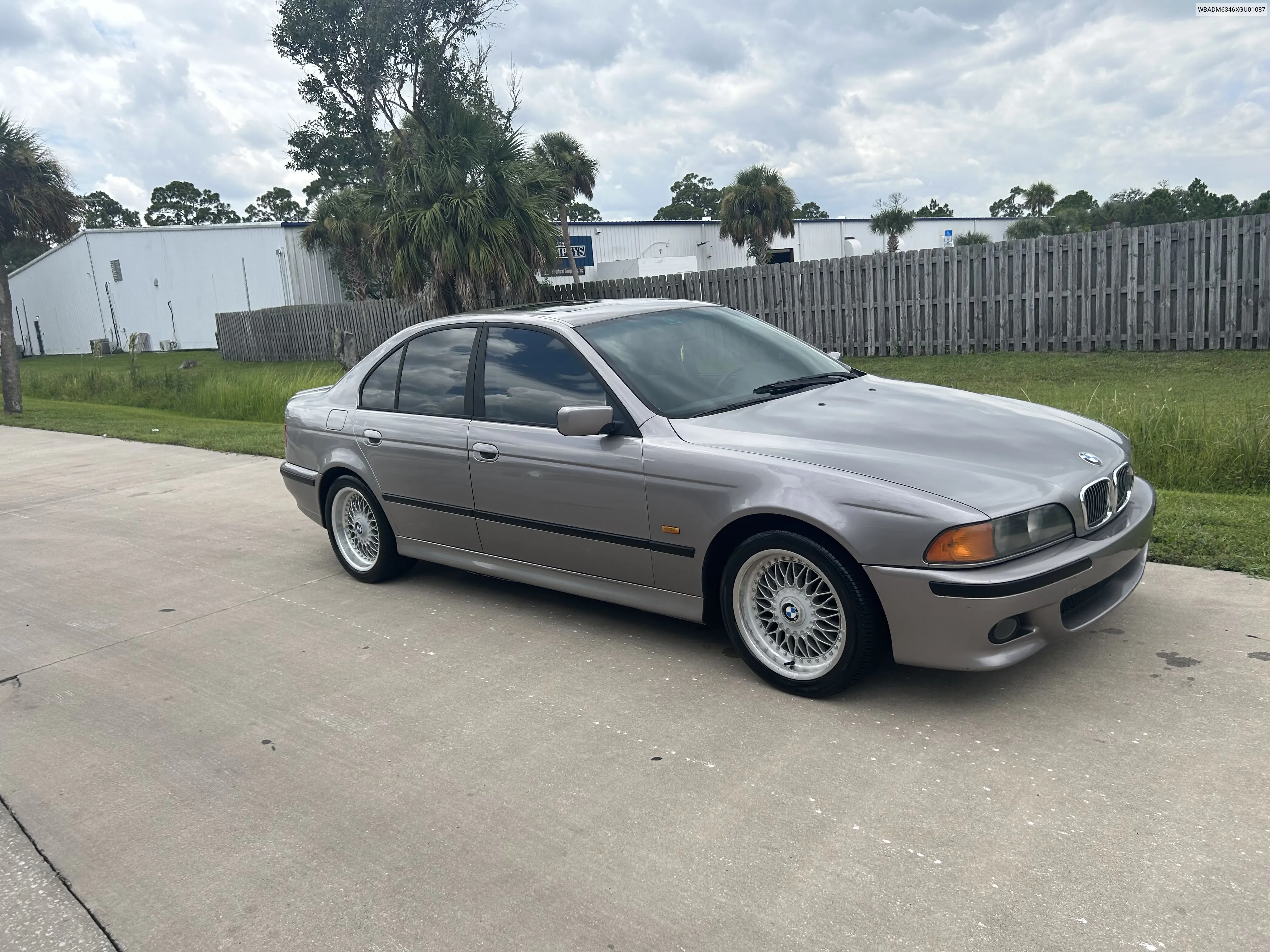 1999 BMW 528 I Automatic VIN: WBADM6346XGU01087 Lot: 68081414