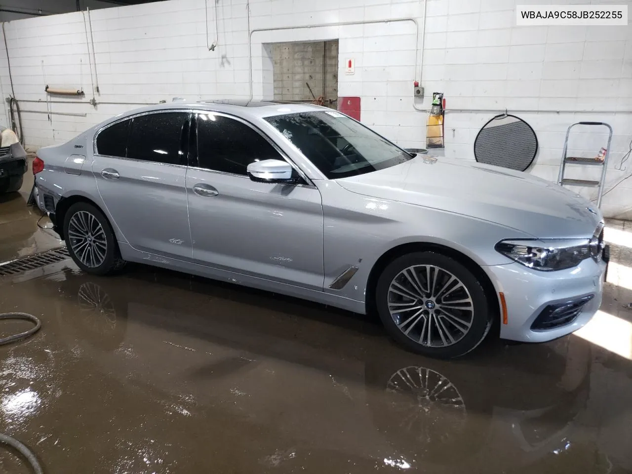 WBAJA9C58JB252255 2018 BMW 530E