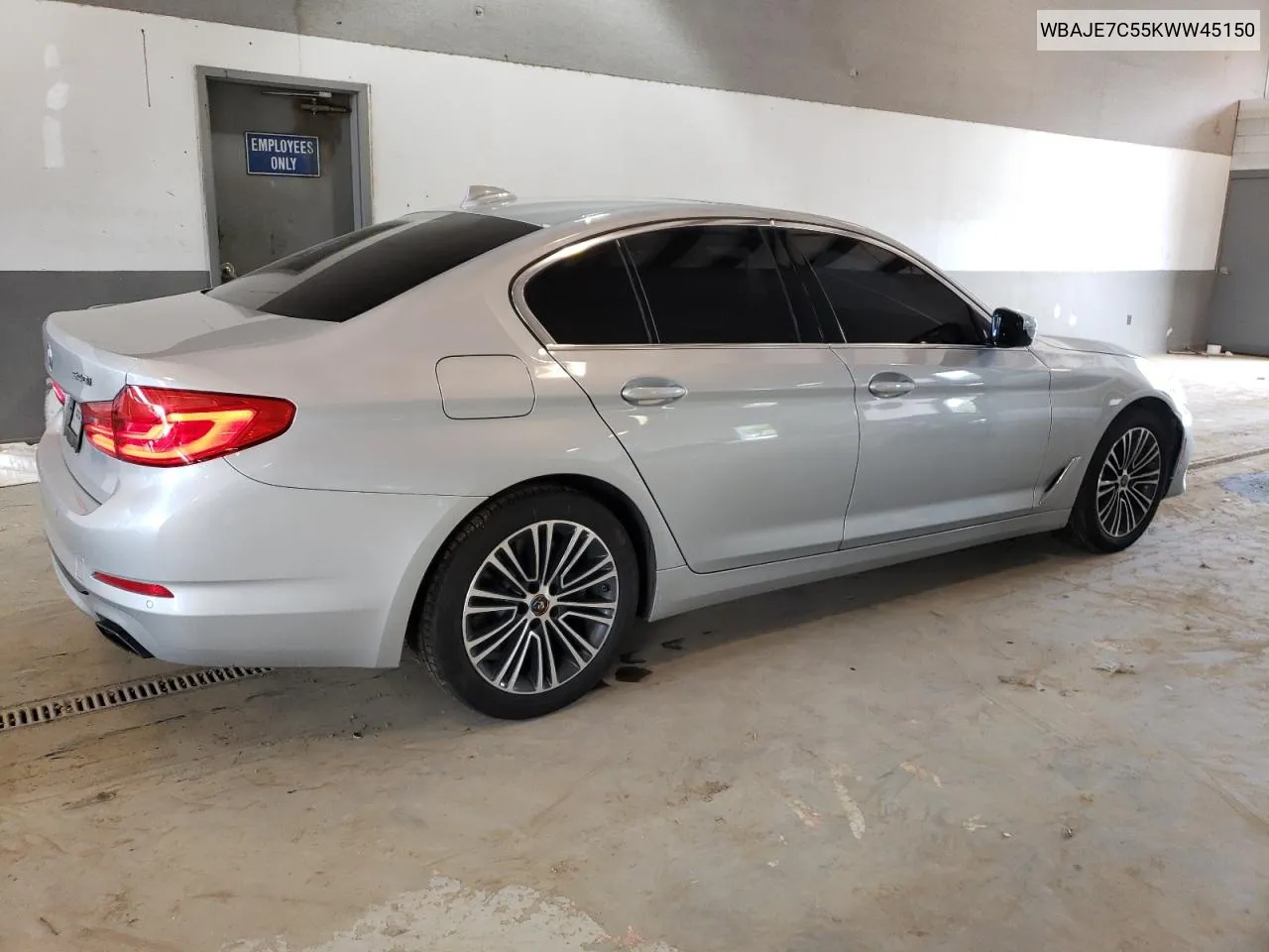 WBAJE7C55KWW45150 2019 BMW 540 Xi