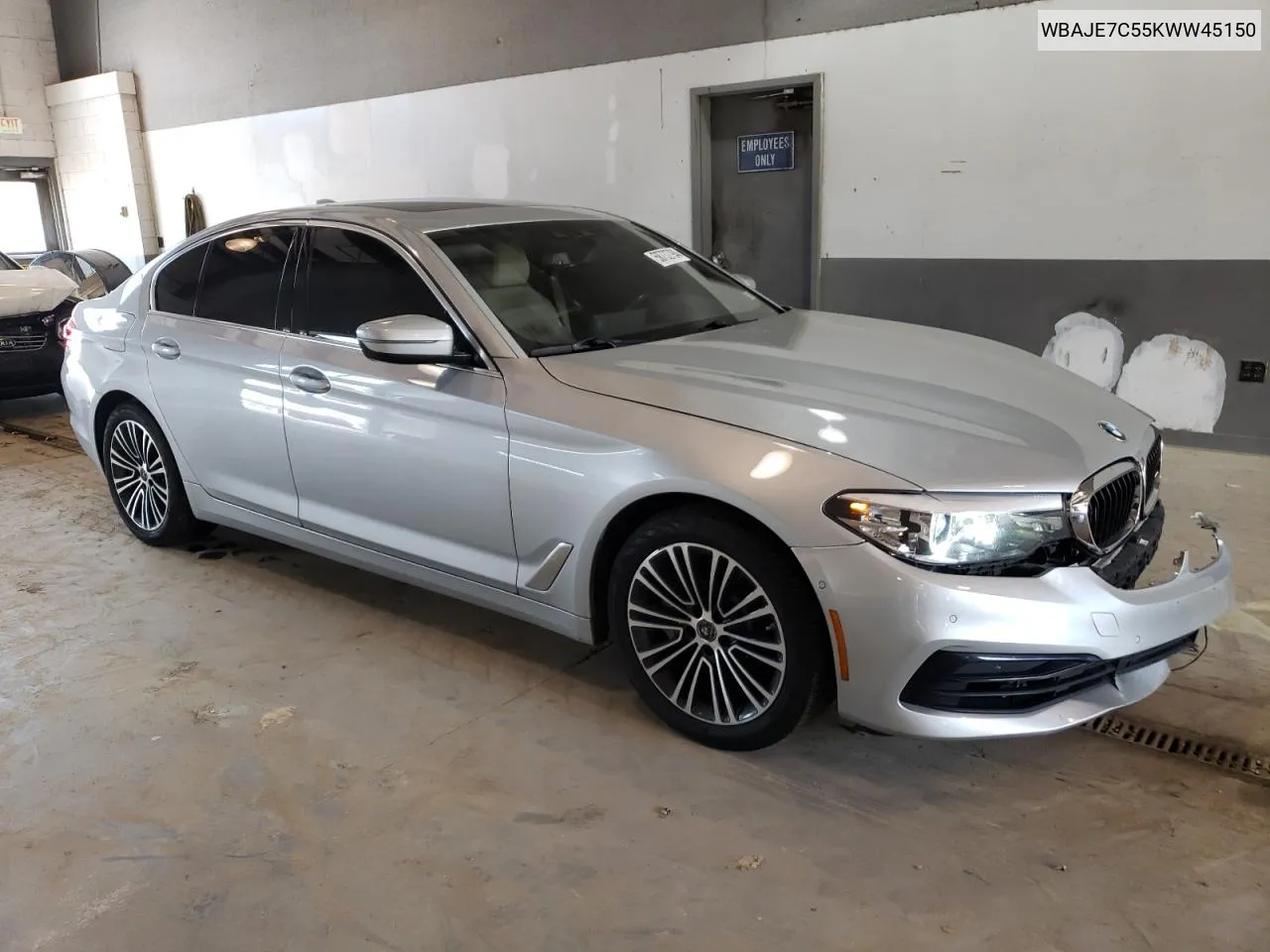 WBAJE7C55KWW45150 2019 BMW 540 Xi