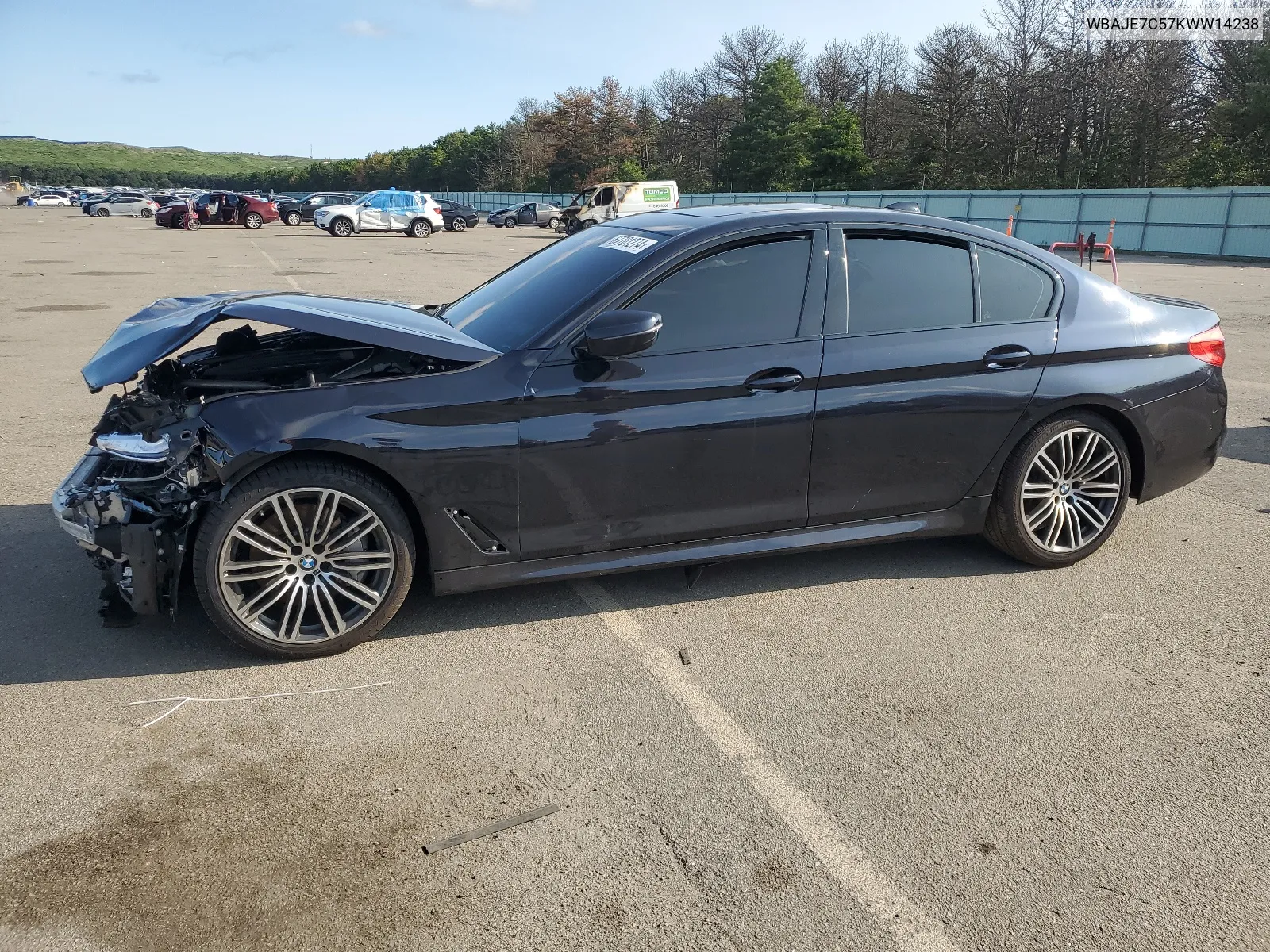 WBAJE7C57KWW14238 2019 BMW 540 Xi