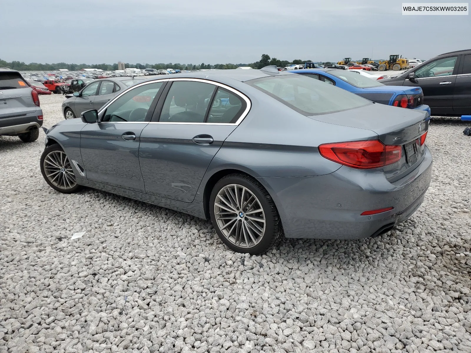 WBAJE7C53KWW03205 2019 BMW 540 Xi